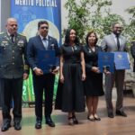 Alcalde Dío Astacio Recibe Medalla al Mérito Policial por su Aporte a la Seguridad Ciudadana en Santo Domingo Este