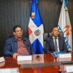 Carlos Pimentel y veedores destacan transparencia en licitación del nuevo sistema de licencias del INTRANT