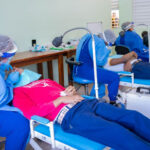 El Instituto Nacional de Bienestar Estudiantil (INABIE) benefició con atenciones médicas a más de 800 estudiantes, de entre 5 y 19 años, de esta provincia durante una jornada de salud integral realizada en el Distrito Educativo 02. 