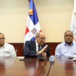 Rafael Santos presenta propuesta reforma educativa a centrales sindicales y recibe apoyo