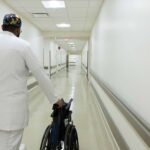 El Gobierno aumenta y concede pensiones a casi 800 servidores de salud en lo que va de año