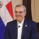 Presidente Luis Abinader arribó a Miami para recibir el premio “Campeón de la Libertad”