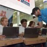 Educación fortalece programas tecnológicos escolares