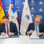 Sanz Lovatón fortalece la inversión extranjera con acuerdo estratégico entre el MICM y Banco Sabadell