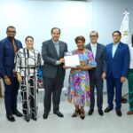 Josefa Castillo Rodríguez, recibió un reconocimiento otorgado por el Ministerio de Salud Pública y la Comisión de Lactancia Materna